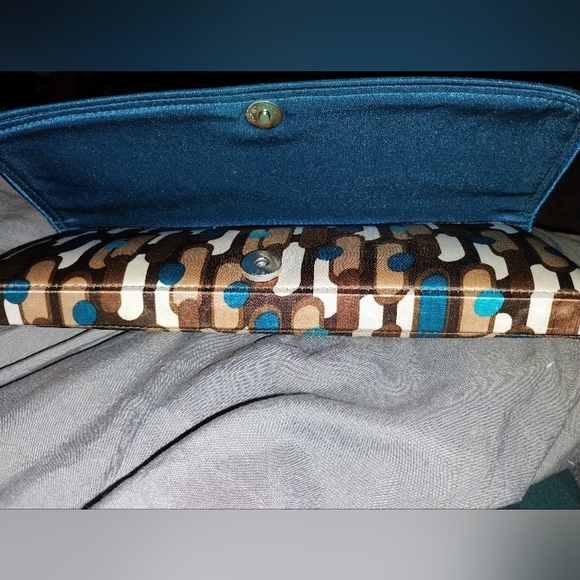 Shiraleah Brown and Blue Geometric Clutch - Picture 5 of 7